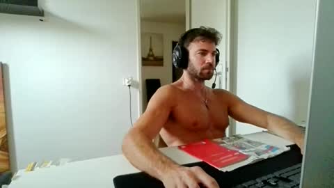 Snapshot of alphah_hunk chatting on June 9, 2026, 9:32 am alphah_hunk online show from June 9, 2026, 9:32 am