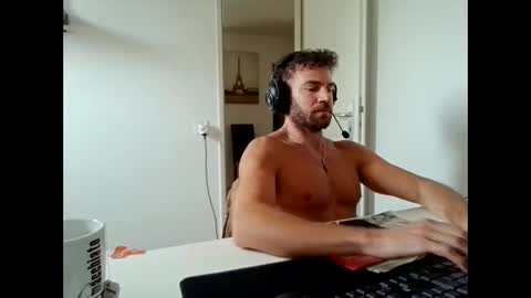 Snapshot of alphah_hunk chatting on June 10, 2026, 9:41 am alphah_hunk online show from June 10, 2026, 9:41 am