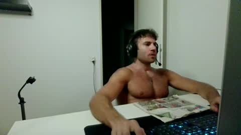 Snapshot of alphah_hunk chatting on June 20, 2026, 8:22 pm alphah_hunk online show from June 20, 2026, 8:22 pm