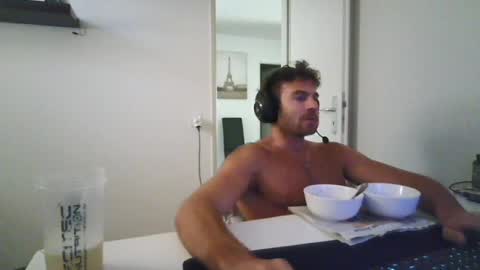 Snapshot of alphah_hunk chatting on June 26, 2026, 10:30 am alphah_hunk online show from June 26, 2026, 10:30 am