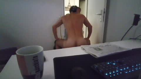 Snapshot of alphah_hunk chatting on July 4, 2026, 12:11 pm alphah_hunk online show from July 4, 2026, 12:11 pm