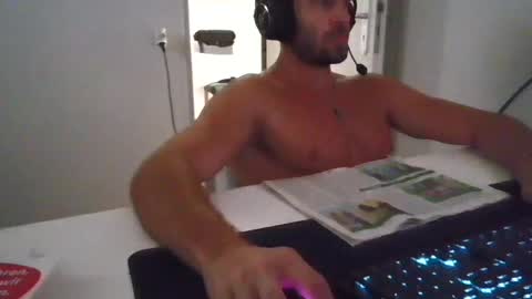 Snapshot of alphah_hunk chatting on July 17, 2026, 4:23 pm alphah_hunk online show from July 17, 2026, 4:23 pm