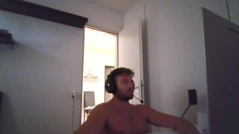 Snapshot of alphah_hunk chatting on July 20, 2026, 4:42 pm alphah_hunk online show from July 20, 2026, 4:42 pm