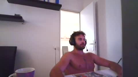 Snapshot of alphah_hunk chatting on July 26, 2026, 3:19 pm alphah_hunk online show from July 26, 2026, 3:19 pm