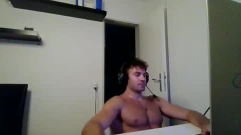 Snapshot of alphah_hunk chatting on July 30, 2026, 6:40 pm alphah_hunk online show from July 30, 2026, 6:40 pm