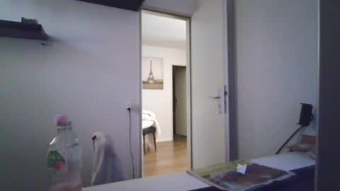 Snapshot of alphah_hunk chatting on August 3, 2026, 4:44 pm alphah_hunk online show from August 3, 2026, 4:44 pm