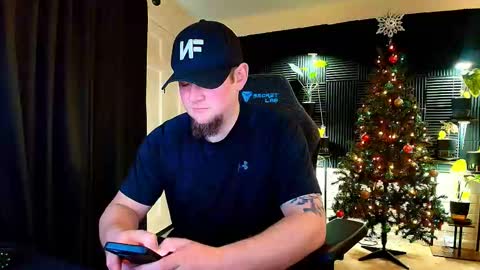 Snapshot of alphanuts101 chatting on December 19, 2025, 7:21 pm Ryno online show from December 19, 2025, 7:21 pm