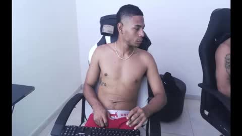 alphas_latins online show from March 28, 2026, 6:57 am