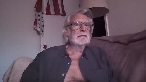 Snapshot of alphauniform chatting on January 31, 2025, 1:45 pm AlphaUniform online show from January 31, 2025, 1:45 pm