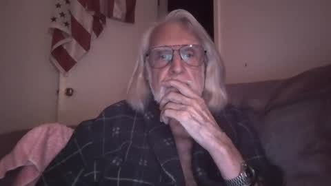 Snapshot of alphauniform chatting on April 8, 2026, 2:55 am AlphaUniform online show from April 8, 2026, 2:55 am