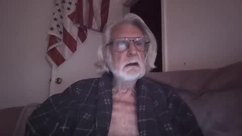 Snapshot of alphauniform chatting on May 13, 2026, 10:34 am AlphaUniform online show from May 13, 2026, 10:34 am