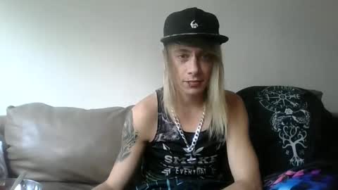 altboy010 online show from September 16, 2025, 3:24 pm