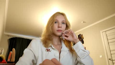 May online show from September 25, 2025, 3:16 pm