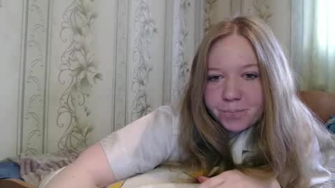 alya764770 online show from April 18, 2026, 11:49 pm