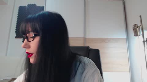 Snapshot of alycetn chatting on November 19, 2025, 12:16 pm Alice online show from November 19, 2025, 12:16 pm