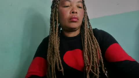 Snapshot of alypierette chatting on July 25, 2026, 5:27 am alypierette online show from July 25, 2026, 5:27 am