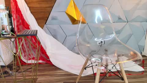 sopie online show from February 13, 2025, 7:42 pm