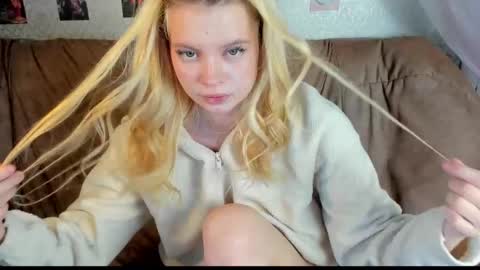 Snapshot of alysameow chatting on March 22, 2026, 1:58 pm Alysa 7GMT online show from March 22, 2026, 1:58 pm