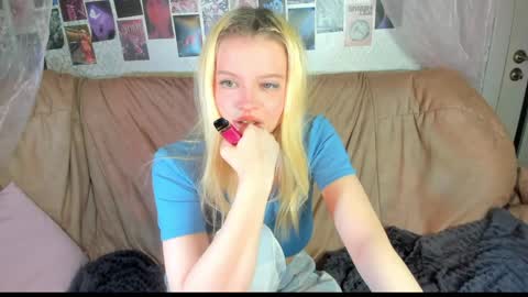 Snapshot of alysameow chatting on March 29, 2026, 10:21 pm Alysa 7GMT online show from March 29, 2026, 10:21 pm