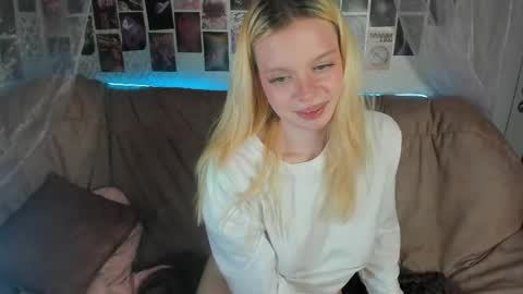 Snapshot of alysameow chatting on April 12, 2026, 10:59 pm Alysa 7GMT online show from April 12, 2026, 10:59 pm