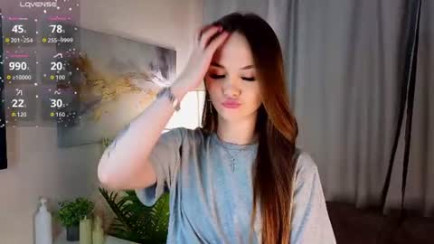 Snapshot of alyshaplescia chatting on July 19, 2026, 4:11 pm Mona online show from July 19, 2026, 4:11 pm