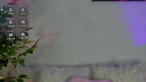 Snapshot of alyson_huxley chatting on May 10, 2026, 5:51 pm Alyson online show from May 10, 2026, 5:51 pm