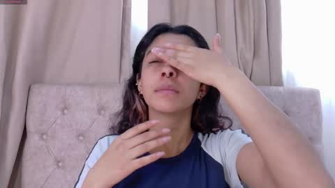 Snapshot of alyssa_joness chatting on November 13, 2025, 1:43 pm alyssa_joness online show from November 13, 2025, 1:43 pm