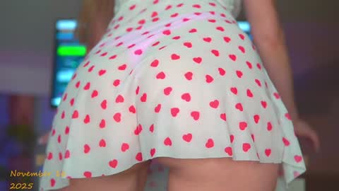 Snapshot of alyssa_pusy chatting on November 16, 2025, 7:41 pm Aly online show from November 16, 2025, 7:41 pm