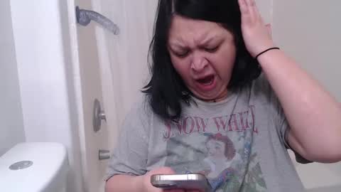 Snapshot of alyssiaamorexo chatting on February 12, 2025, 12:22 pm Alyssiaamorexo online show from February 12, 2025, 12:22 pm