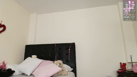 Isabella online show from February 8, 2025, 8:32 pm