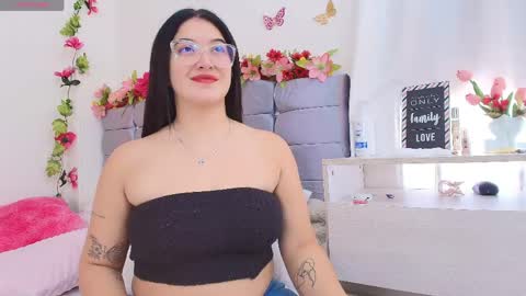 Isabella online show from April 30, 2026, 8:57 pm