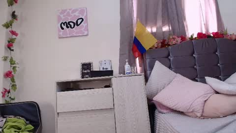 Snapshot of amabella_w chatting on July 6, 2026, 8:44 pm Isabella online show from July 6, 2026, 8:44 pm