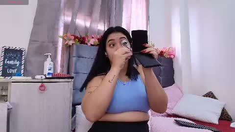 Snapshot of amabella_w chatting on July 26, 2026, 7:43 pm Isabella online show from July 26, 2026, 7:43 pm