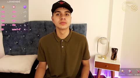 Snapshot of amadeo_wild chatting on December 8, 2024, 2:09 pm Amadeo Wild online show from December 8, 2024, 2:09 pm