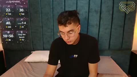 Snapshot of amadeo_wild chatting on December 21, 2024, 6:23 pm Amadeo Wild online show from December 21, 2024, 6:23 pm