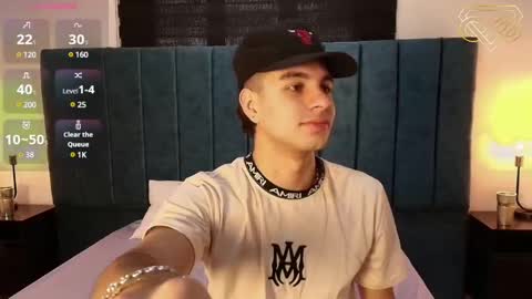 Snapshot of amadeo_wild chatting on December 31, 2024, 3:42 pm Amadeo Wild online show from December 31, 2024, 3:42 pm