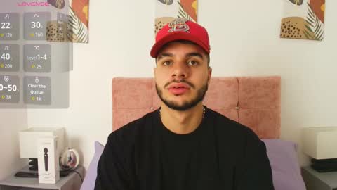 Snapshot of amadeo_wild chatting on November 16, 2025, 2:55 pm Amadeo Wild online show from November 16, 2025, 2:55 pm