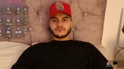 Snapshot of amadeo_wild chatting on December 2, 2025, 3:18 pm Amadeo Wild online show from December 2, 2025, 3:18 pm