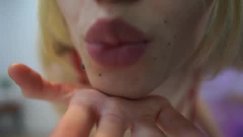 Amai  Liu online show from January 5, 2026, 5:27 pm