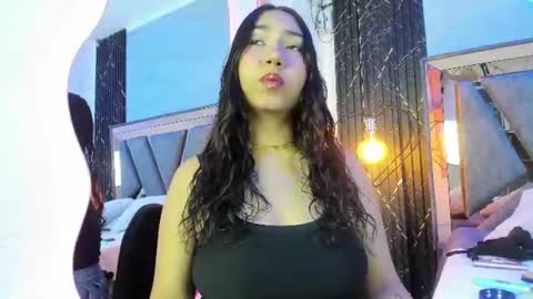amaia_a online show from June 22, 2026, 7:33 pm