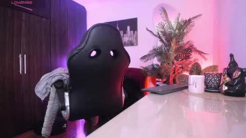 Snapshot of amaia_bushida chatting on February 27, 2025, 5:24 am anny online show from February 27, 2025, 5:24 am