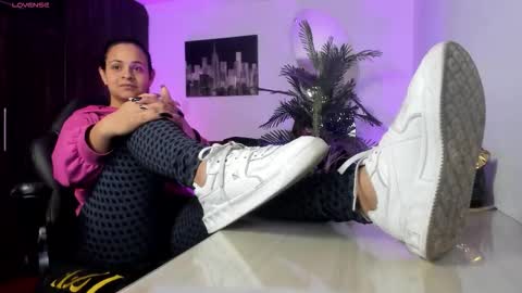 Snapshot of amaia_bushida chatting on October 2, 2025, 2:18 am anny online show from October 2, 2025, 2:18 am