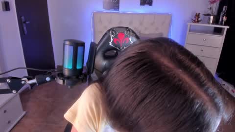 Snapshot of amaia_daniells chatting on February 4, 2025, 3:44 am B I A N C A online show from February 4, 2025, 3:44 am