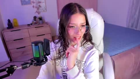 Snapshot of amaia_daniells chatting on March 11, 2025, 3:48 am B I A N C A online show from March 11, 2025, 3:48 am