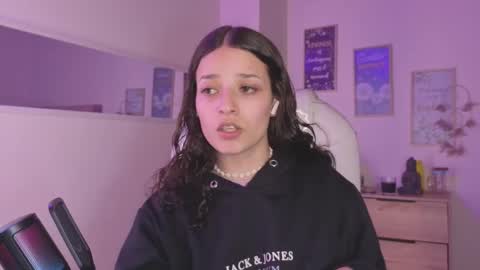 Snapshot of amaia_daniells chatting on October 2, 2025, 3:24 am B I A N C A online show from October 2, 2025, 3:24 am