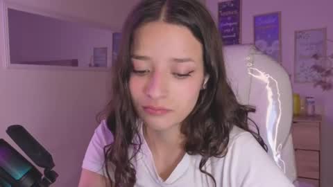 Snapshot of amaia_daniells chatting on October 8, 2025, 4:43 am B I A N C A online show from October 8, 2025, 4:43 am