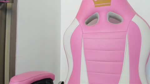 Snapshot of amaia_mendoza chatting on January 18, 2025, 7:37 pm Amaia Mendoza online show from January 18, 2025, 7:37 pm