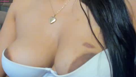 Snapshot of amaia_mendoza chatting on February 11, 2025, 5:40 pm Amaia Mendoza online show from February 11, 2025, 5:40 pm