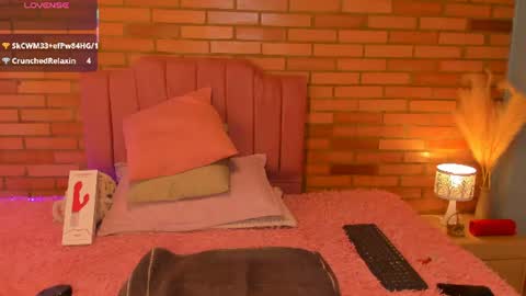 Snapshot of amaia_monet chatting on July 28, 2026, 8:52 pm Hi Im AmaiaHelp me reach 100 likes online show from July 28, 2026, 8:52 pm
