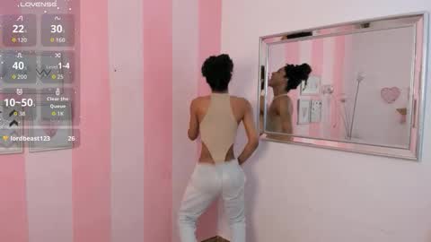 Snapshot of amaia_monroe chatting on May 4, 2026, 12:28 am amaia_monroe online show from May 4, 2026, 12:28 am